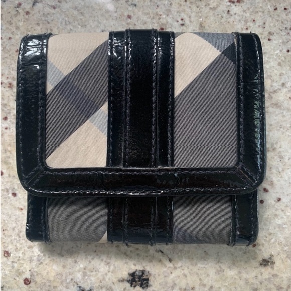 ✨HOST PICK✨ Burberry check nylon tote (Vintage) and wallet - Picture 5 of 8